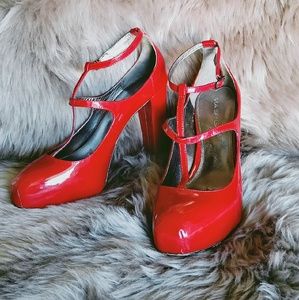 Via Spiga Cage Patent Leather Heel